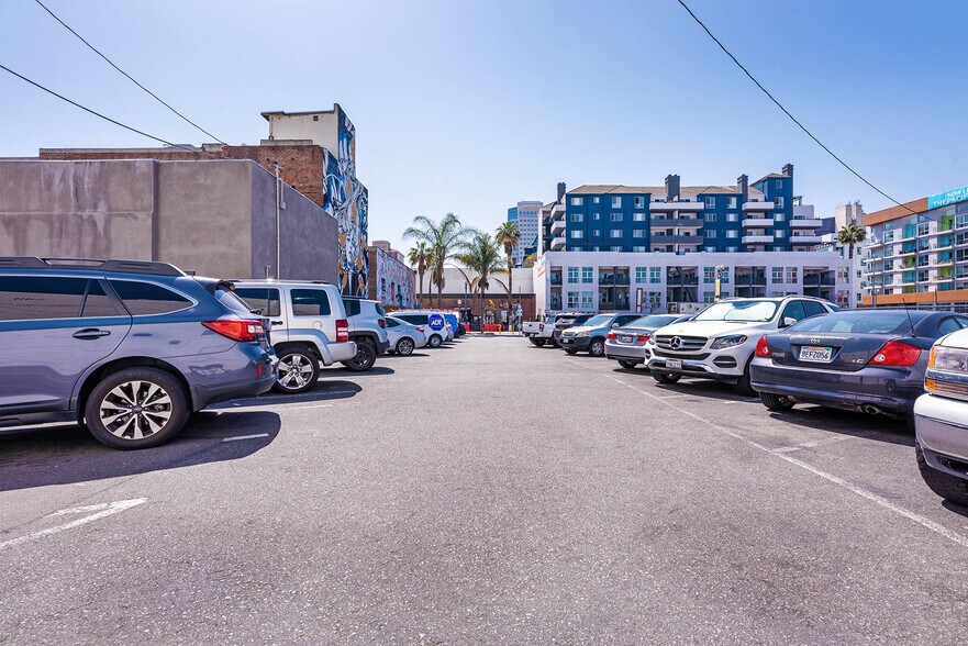 More Photos Of 301 Pine Ave, Long Beach Health Club For Lease