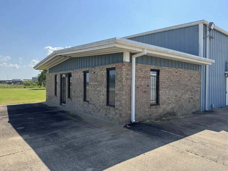 More Photos Of 6233 Industrial Rd, Beaumont Industrial For Lease