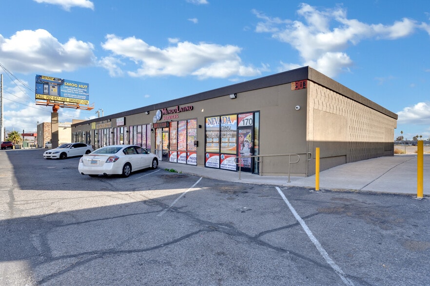 Primary Photo Of 4907 Vegas Dr, Las Vegas Restaurant For Sale