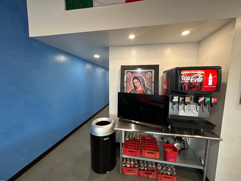 More Photos Of 4100 Central Ave SW, Albuquerque Fast Food For Sale