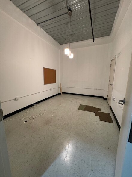 More Photos Of 305-323 Fairfield Ave, Bridgeport Apartments For Lease