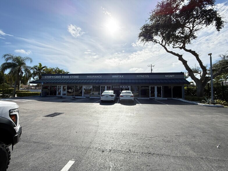 More Photos Of 404-414 S Powerline Rd, Deerfield Beach Unknown For Lease
