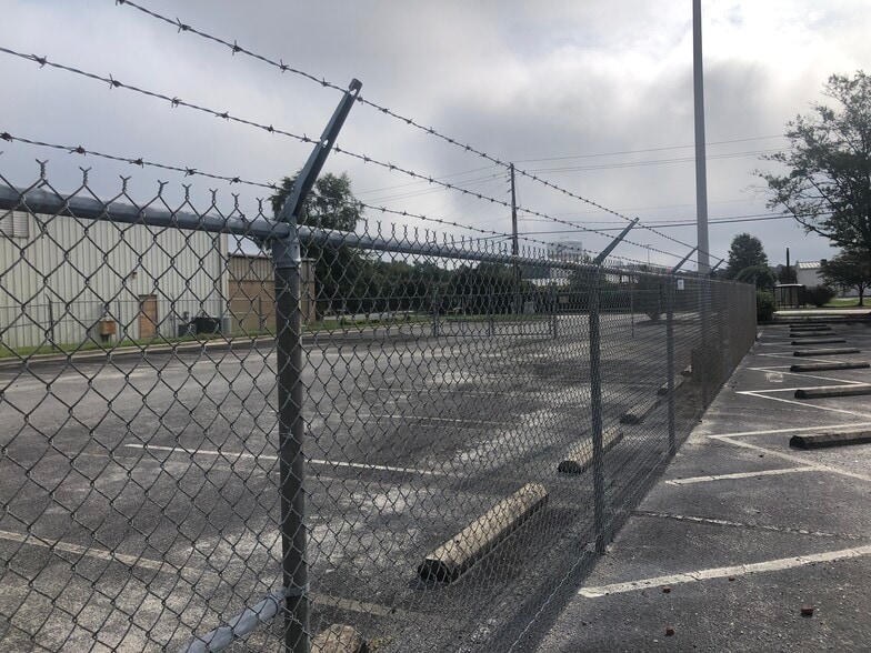 More Photos Of 1530 Hooker Rd, Greenville Freestanding For Lease