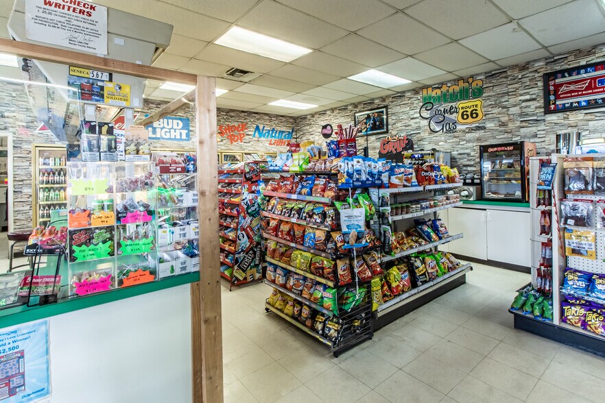 More Photos Of 404 Navajo Blvd, Holbrook Service Station For Sale