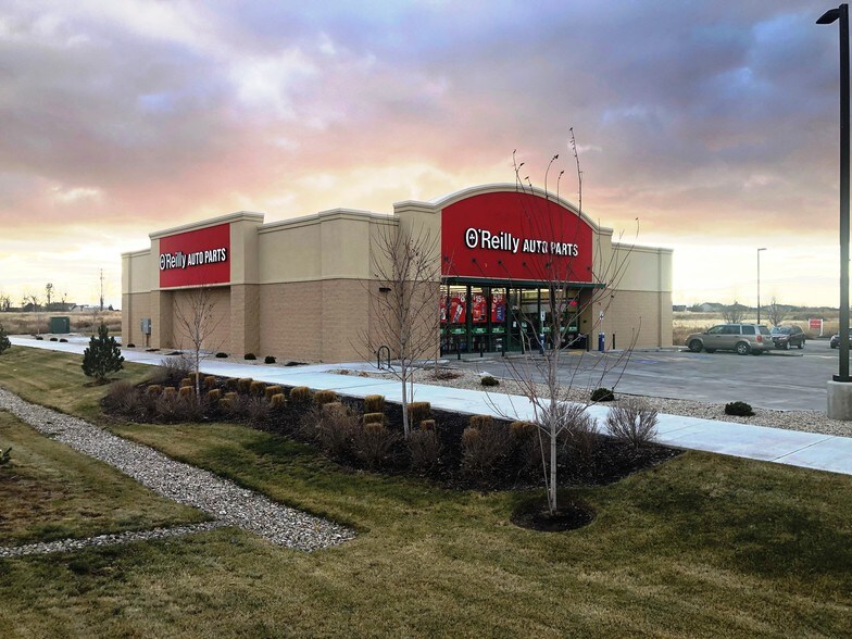 More Photos Of 817-821 N Meridian Rd, Kuna Freestanding For Lease