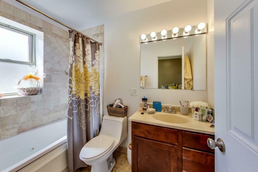 More Photos Of 6700 S Clyde Ave, Chicago Apartments For Sale