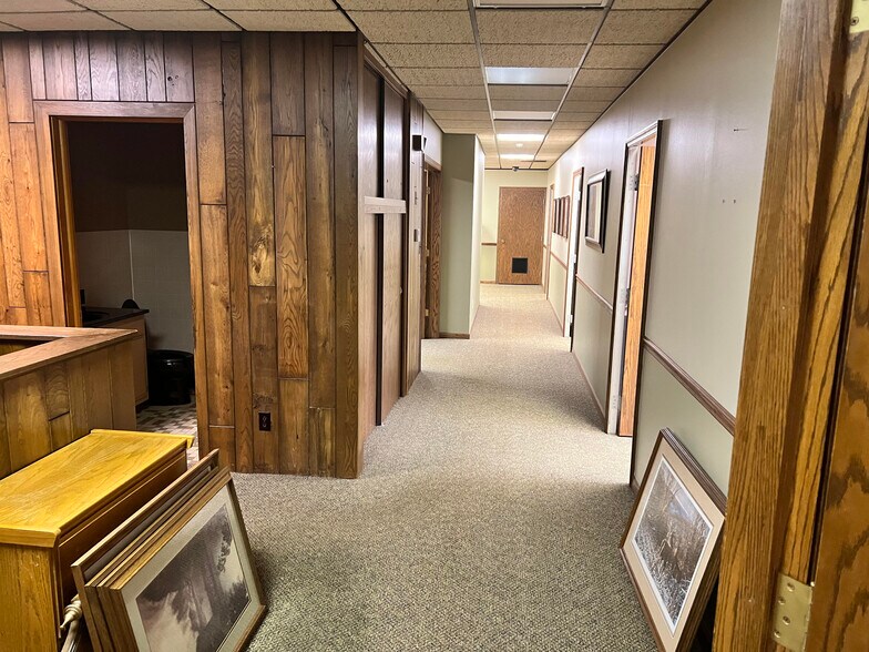 More Photos Of 4105 Dixie Ave, Wausau Office For Sale