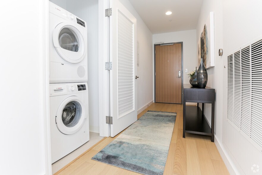 More Photos Of 1200 S Figueroa St, Los Angeles Apartments For Lease