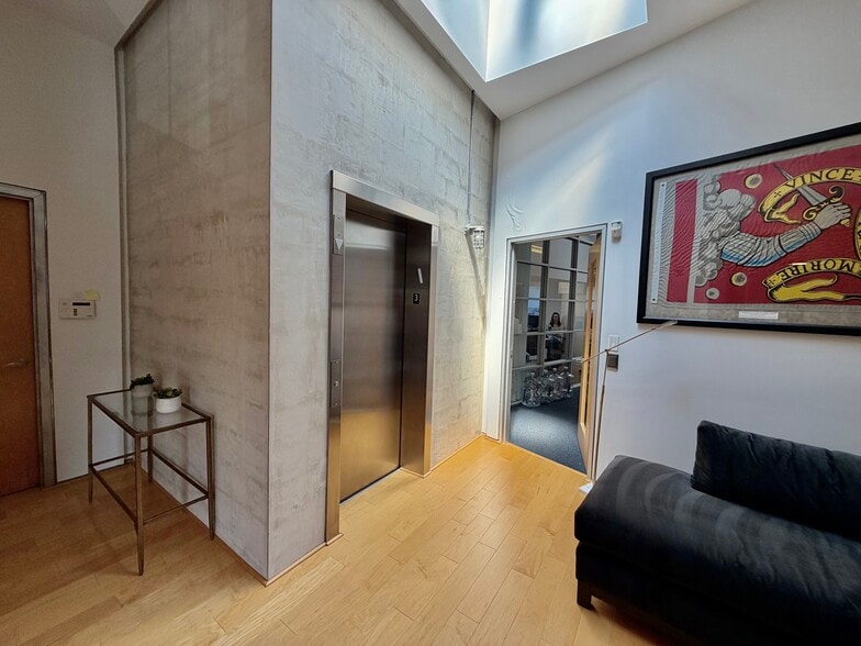 More Photos Of 12 Havemeyer Pl, Greenwich Office For Lease