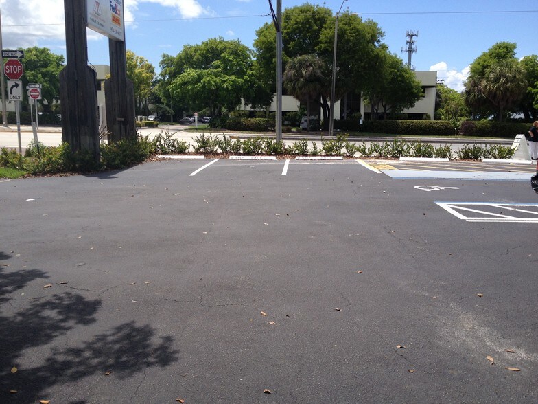 More Photos Of 3400 Powerline Rd, Fort Lauderdale Unknown For Lease