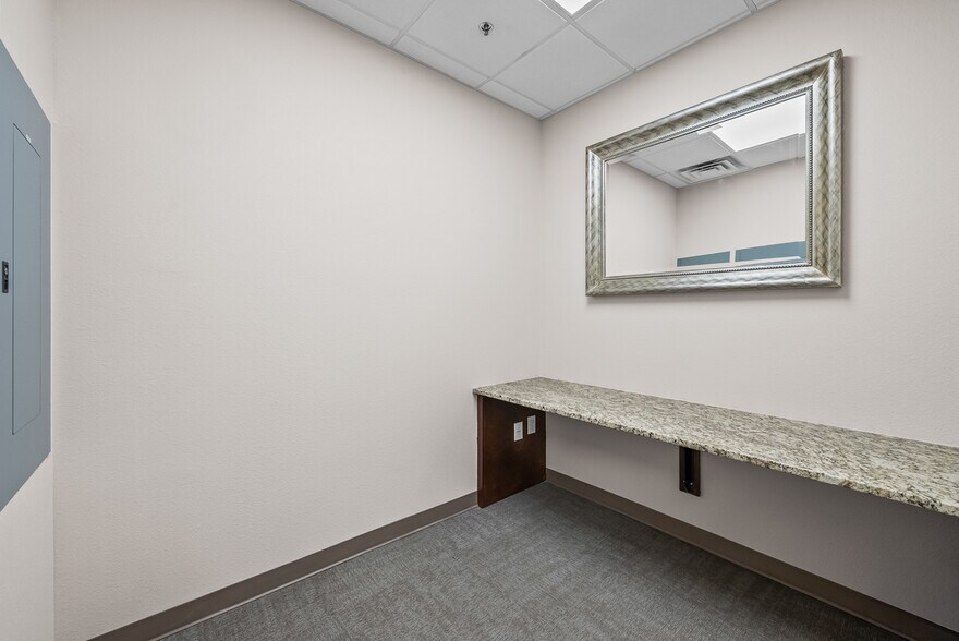 More Photos Of 7202 Slide Rd, Lubbock Medical For Lease