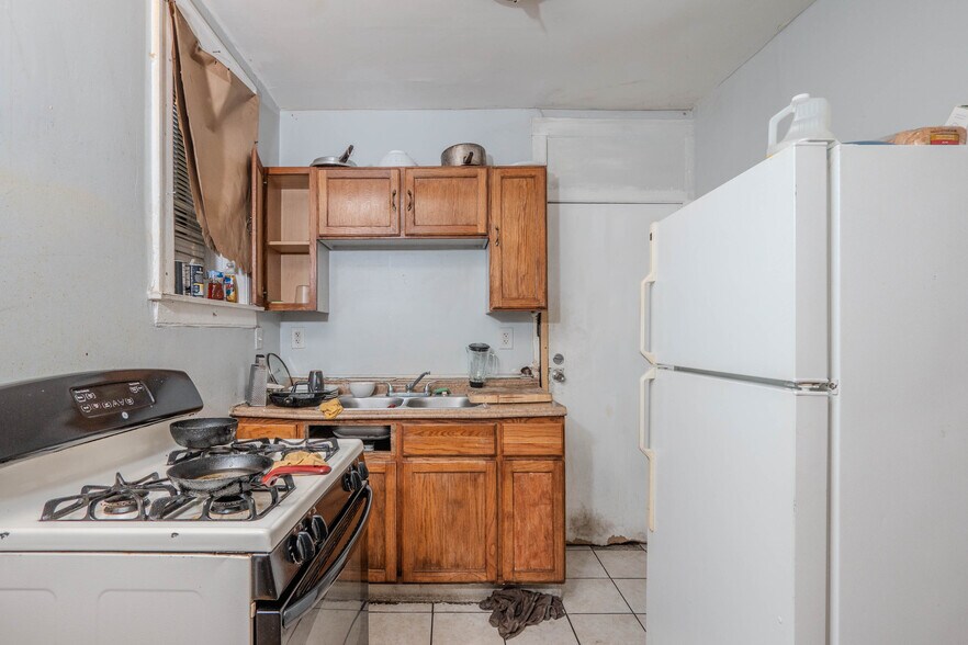 More Photos Of 7701 S Eggelston St, Chicago Apartments For Sale