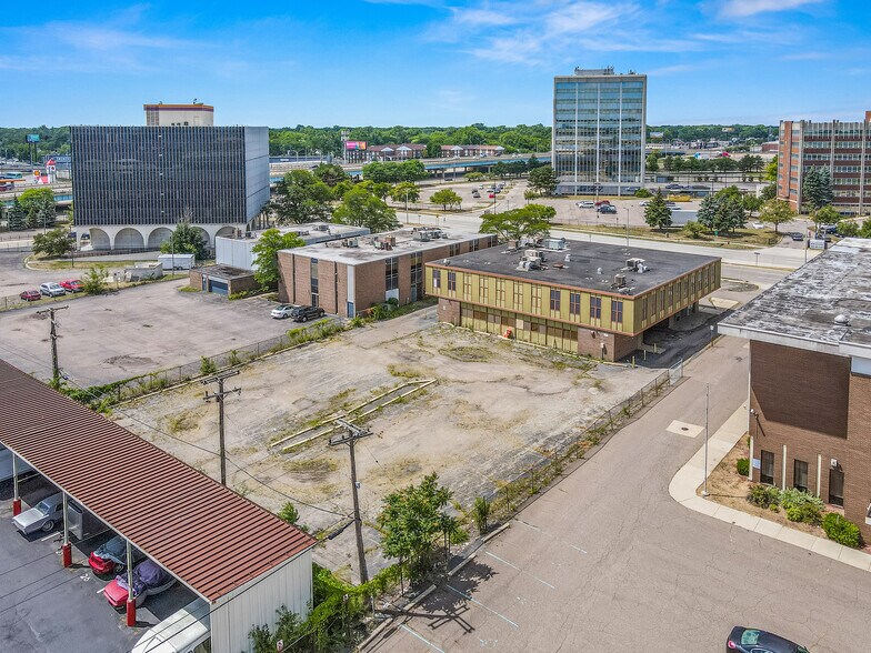 More Photos Of 20800 Greenfield Rd, Oak Park Medical For Sale