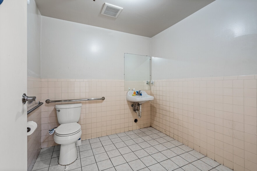 More Photos Of 1118-1120 Howard St, San Francisco Office For Sale