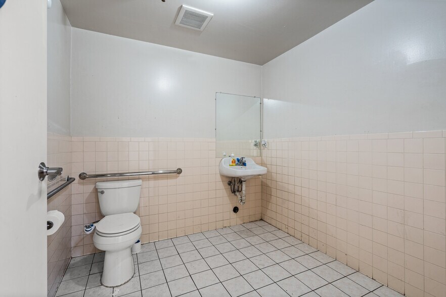 More Photos Of 1118-1120 Howard St, San Francisco Office For Sale