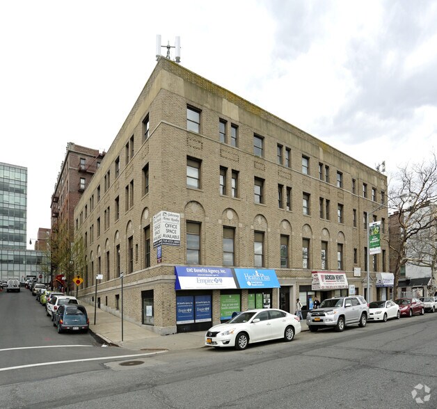 Primary Photo Of 36 Richmond Ter, Staten Island Office For Lease