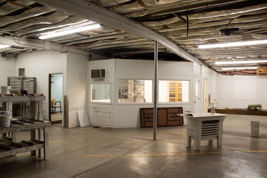 More Photos Of 645 Bellefontaine Ave, Marion Light Distribution For Sale