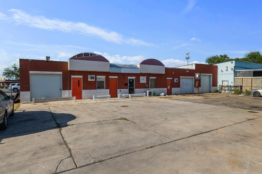 More Photos Of , San Antonio General Retail For Sale