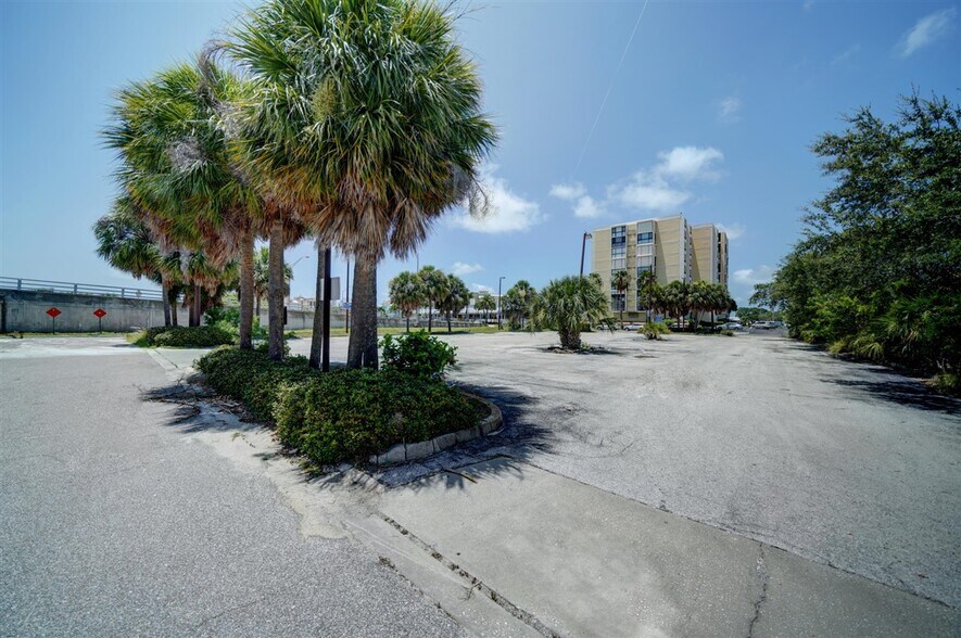 More Photos Of 805 S Gulfview Blvd, Clearwater Beach Land For Sale