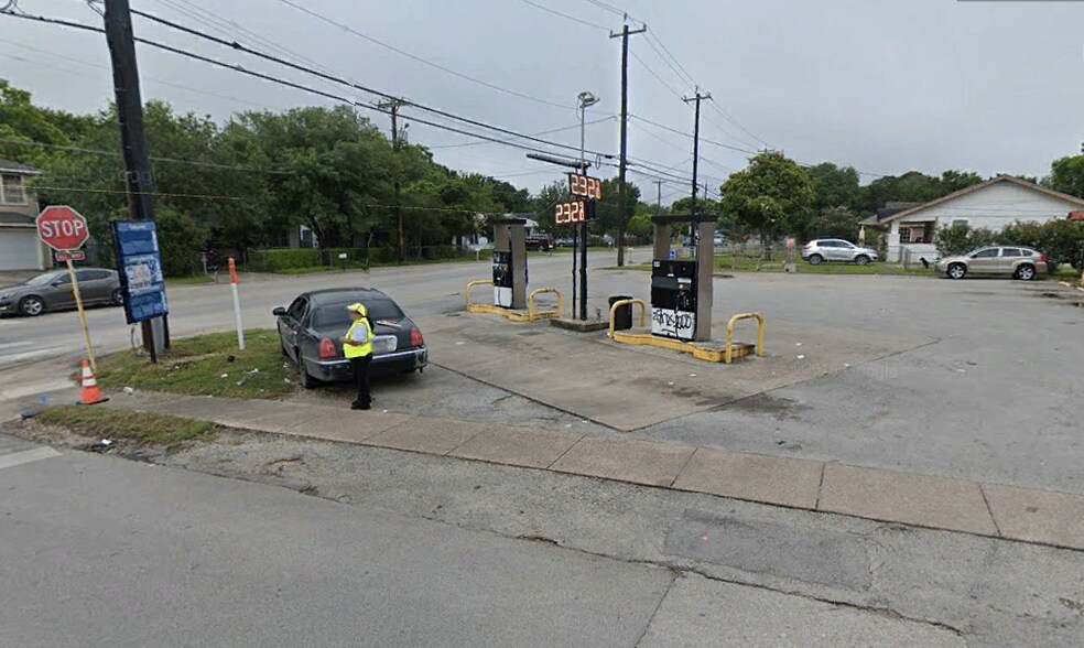 More Photos Of 4103 Commercial Ave, San Antonio Convenience Store For Sale