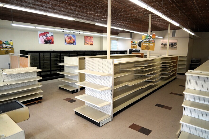 More Photos Of 304 Smith Ave, Elwood General Retail For Sale