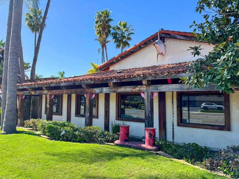More Photos Of 360 Via Vera Cruz, San Marcos Restaurant For Sale