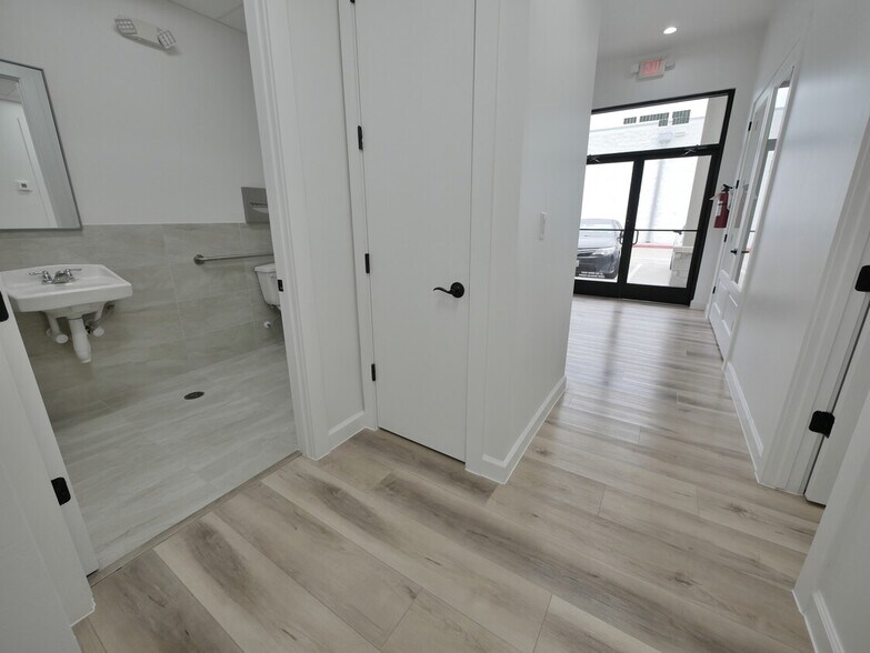 More Photos Of 23406 Kingsland Blvd, Katy Loft Creative Space For Lease
