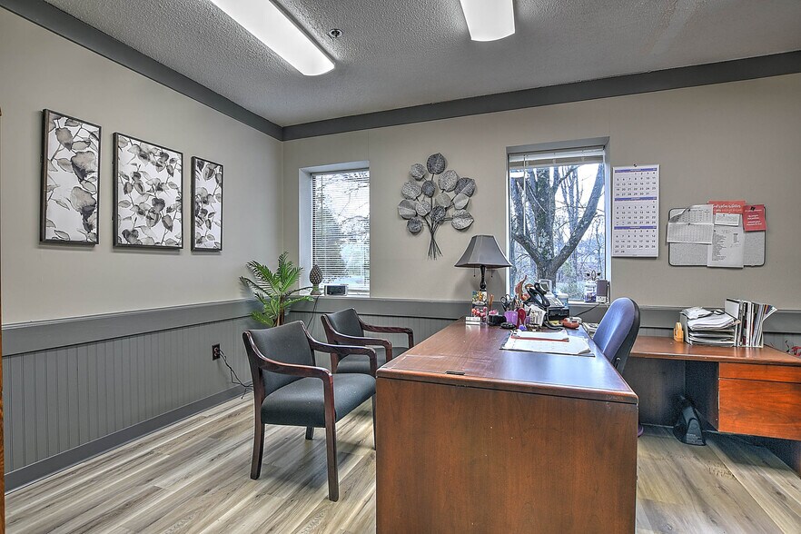More Photos Of 2514 Old Lewis Rd, Johnson City Warehouse For Lease