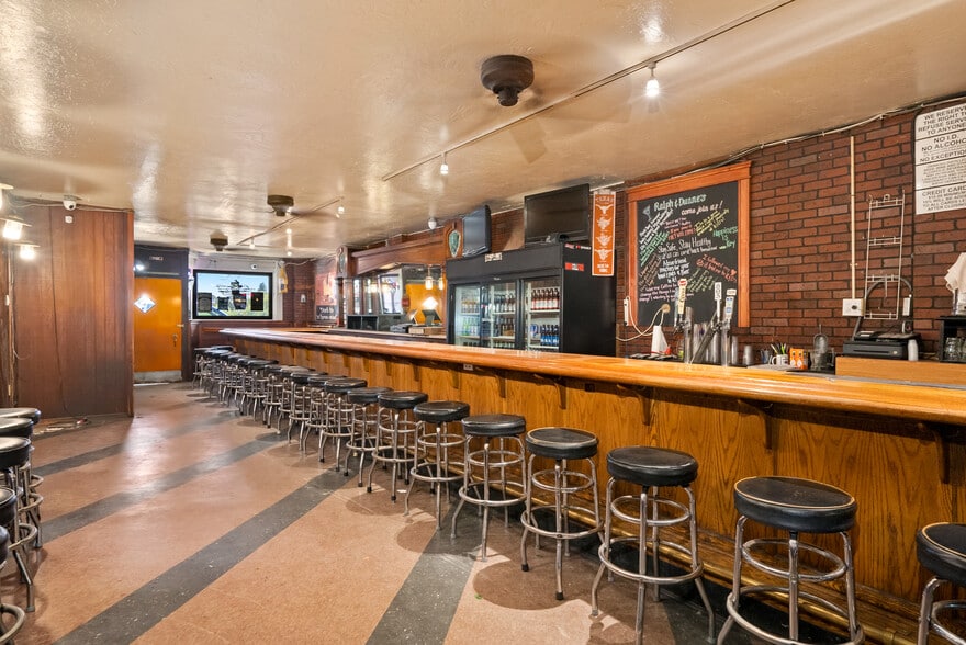 More Photos Of 104-110 W Branch St, Arroyo Grande Storefront For Lease