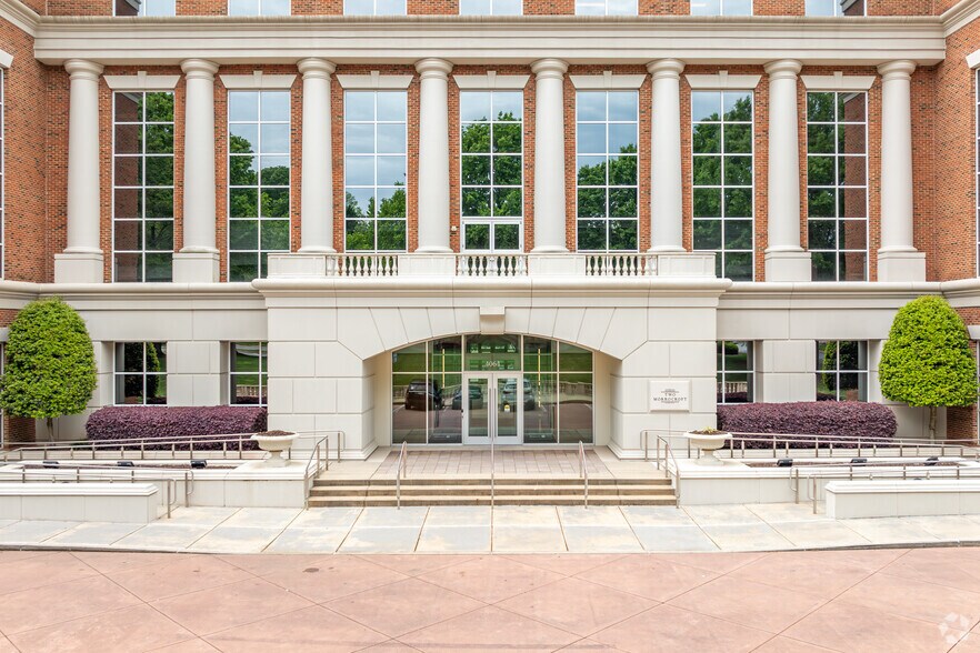 More Photos Of 4064 Colony Rd, Charlotte Office For Lease