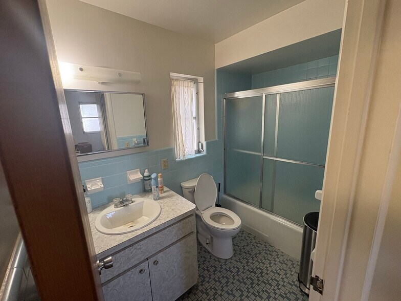 More Photos Of 1262 Dr. Martin Luther King Jr St N, Saint Petersburg Office For Sale