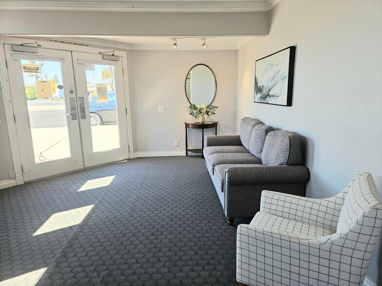 More Photos Of 601 W County Line Rd, Calimesa Office For Lease