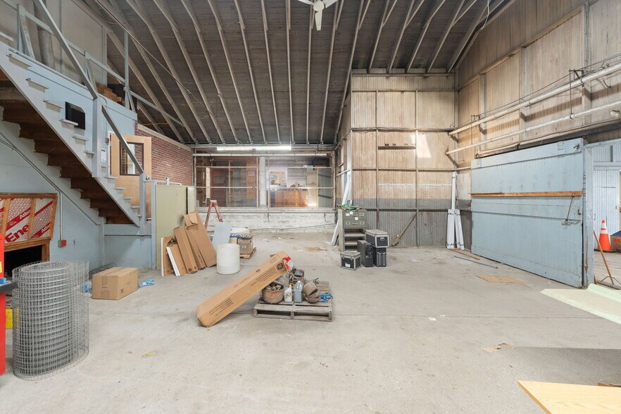 More Photos Of 1072 Main St, West Warwick Office For Sale