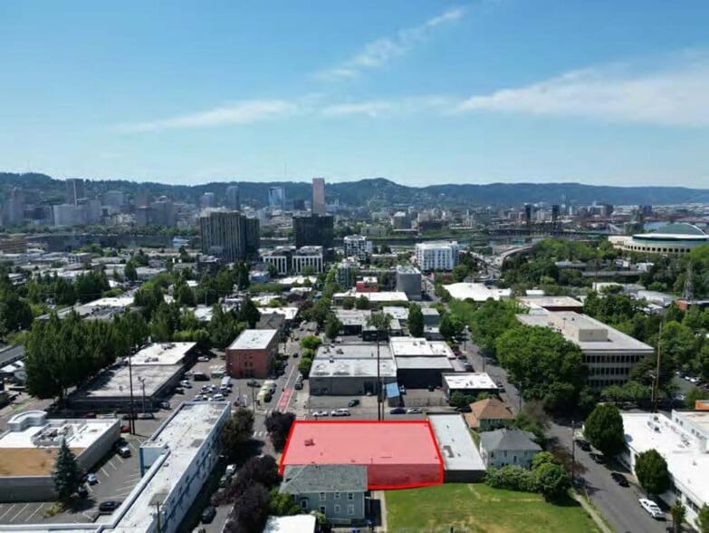 More Photos Of 120 NE 9th Ave, Portland Warehouse For Lease
