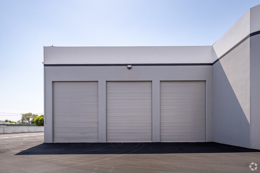 More Photos Of 1210-1230 N Red Gum St, Anaheim Warehouse For Lease