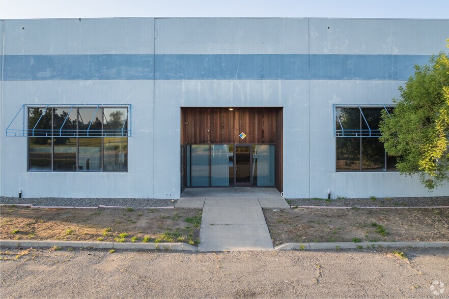 More Photos Of 907 Cotting Ln, Vacaville Manufacturing For Sale