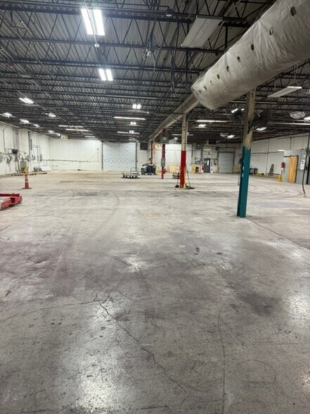 More Photos Of 405 18th Ave, Rockford Warehouse For Lease