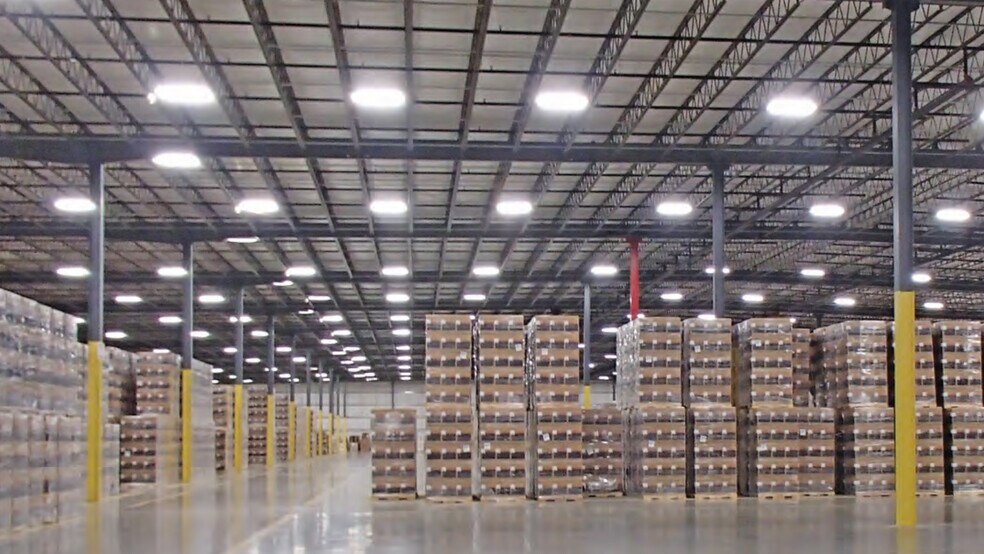 More Photos Of 3015 Tecumseh Rd, Corinth Distribution For Lease