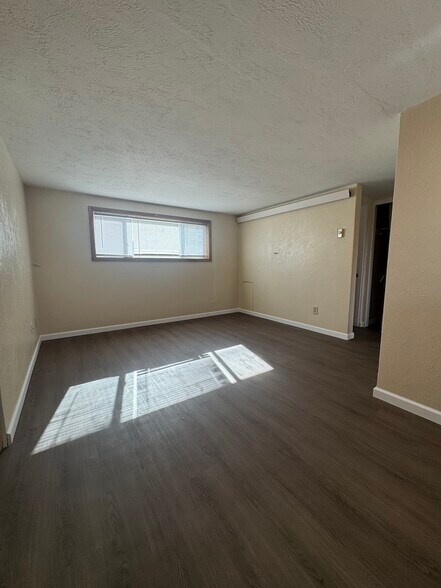 More Photos Of 714 W 10th St, Cozad Apartments For Sale