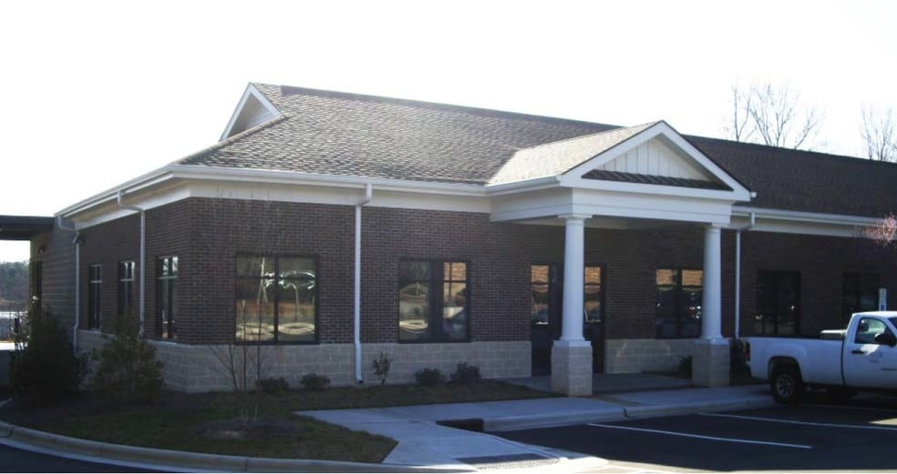 Primary Photo Of 6612 Fleetwood Dr, Raleigh Flex For Lease