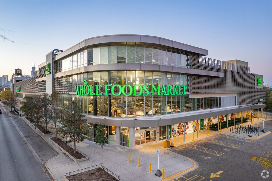 More Photos Of 1550 N Kingsbury St, Chicago Supermarket For Lease