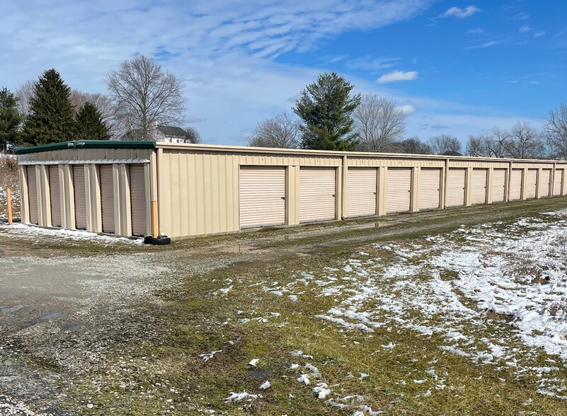 More Photos Of 35 Arnold Ln, Bloomfield Freestanding For Sale