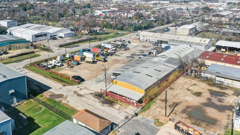 More Photos Of 13846 Chrisman Rd, Houston Warehouse For Sale