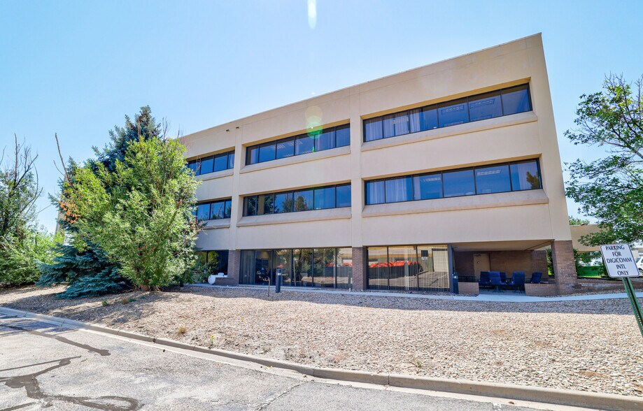 More Photos Of 7670 S Vaughn Ct, Englewood Office For Sale