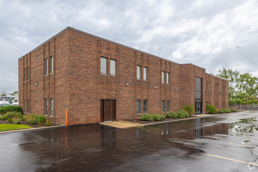 Primary Photo Of 231 W Grand Ave, Bensenville Office For Sale