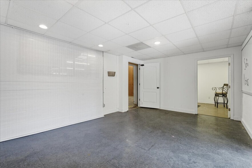 More Photos Of 778 Westover Dr, Danville Flex For Sale