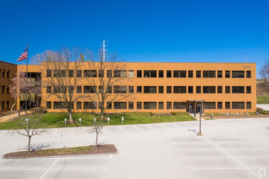 More Photos Of 13537 Barrett Parkway Dr, Ballwin Office For Lease