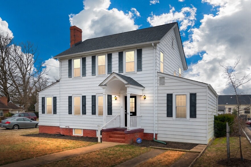 Primary Photo Of 1802 Augustine Ave, Fredericksburg Office Residential For Lease