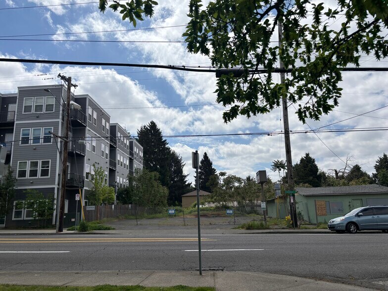More Photos Of 5844 E Burnside St, Portland Land For Sale