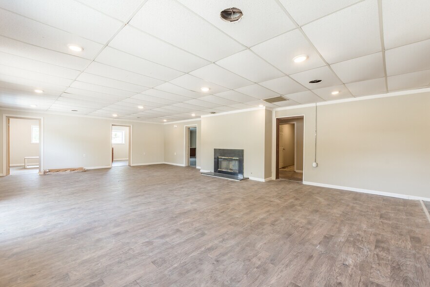 More Photos Of 8456 Newman St, Douglasville Light Manufacturing For Sale
